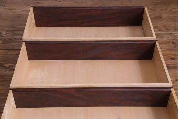 ヴィンテージ家具　ビンテージ　伝統工芸　軽井沢彫り　桜のデザインが華やかな衣装箪笥(和タンス)