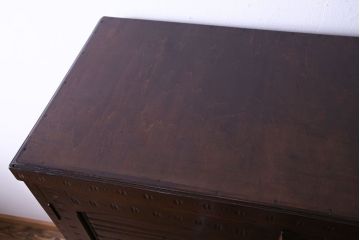 ヴィンテージ家具　ビンテージ　伝統工芸　軽井沢彫り　桜のデザインが華やかな衣装箪笥(和タンス)