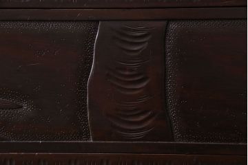 ヴィンテージ家具　ビンテージ　伝統工芸　軽井沢彫り　桜のデザインが華やかな衣装箪笥(和タンス)