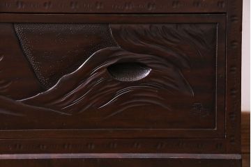 ヴィンテージ家具　ビンテージ　伝統工芸　軽井沢彫り　桜のデザインが華やかな衣装箪笥(和タンス)