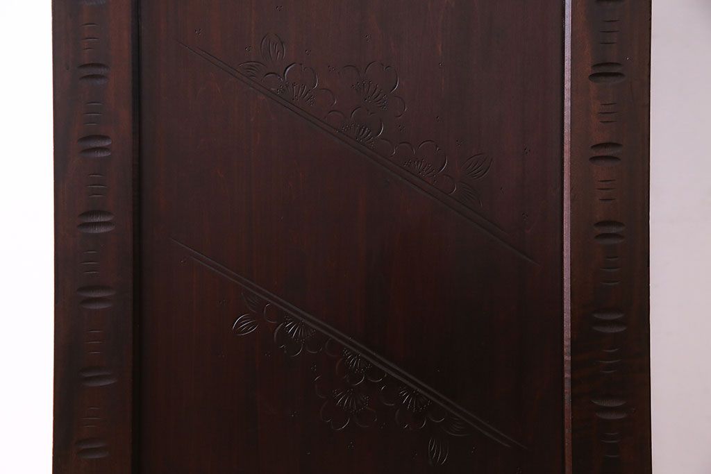 ヴィンテージ家具　ビンテージ　伝統工芸　軽井沢彫り　桜のデザインが華やかな衣装箪笥(和タンス)