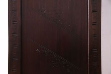 ヴィンテージ家具　ビンテージ　伝統工芸　軽井沢彫り　桜のデザインが華やかな衣装箪笥(和タンス)