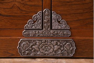 中古美品　福島民芸家具　クラシカルなデザインの階段箪笥(和タンス)