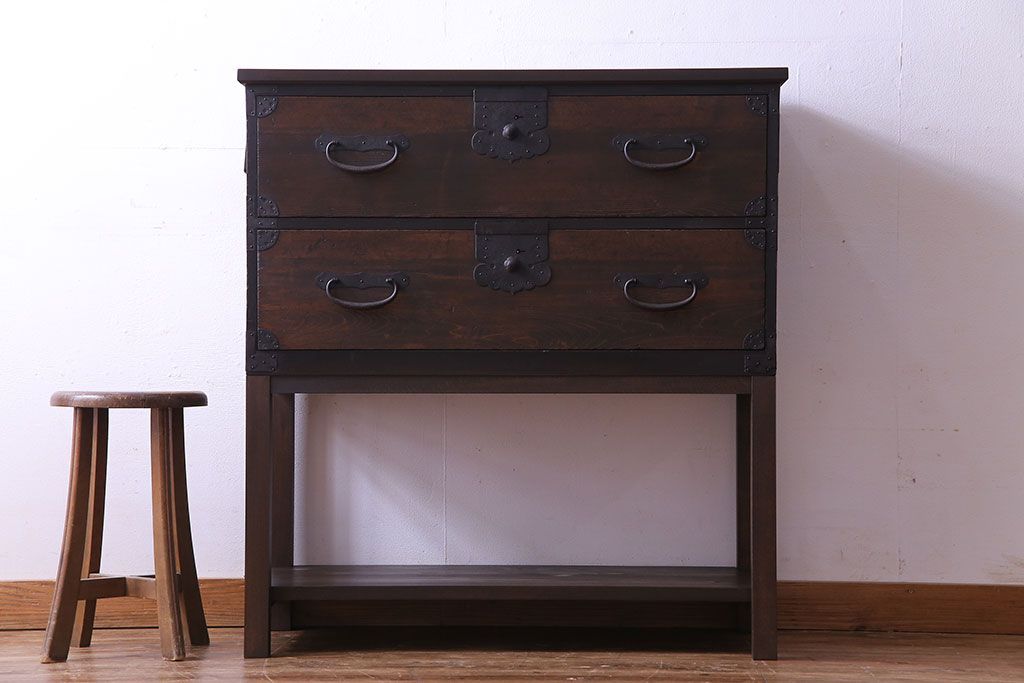 アンティーク家具　和製アンティーク　使いやすさアップ!脚付きチェスト(引き出し、時代箪笥、サイドボード)(1)