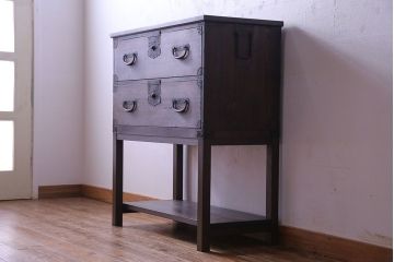 アンティーク家具　和製アンティーク　使いやすさアップ!脚付きチェスト(引き出し、時代箪笥、サイドボード)(1)