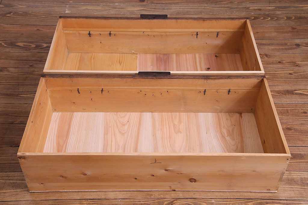 アンティーク家具　和製アンティーク　使いやすさアップ!脚付きチェスト(引き出し、時代箪笥、サイドボード)(1)