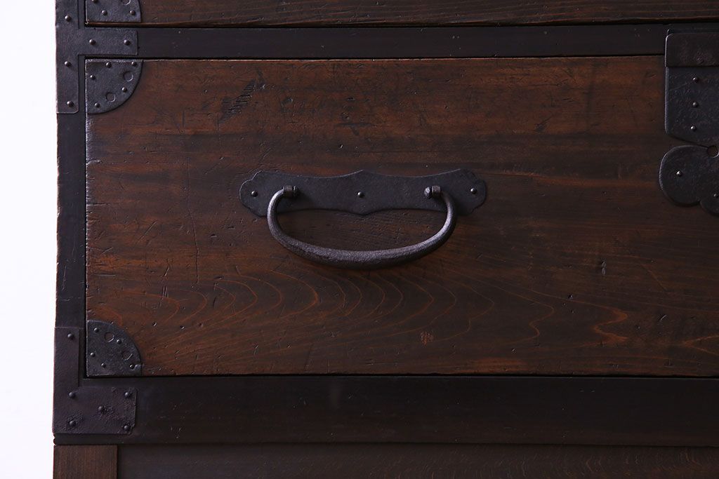 アンティーク家具　和製アンティーク　使いやすさアップ!脚付きチェスト(引き出し、時代箪笥、サイドボード)(1)