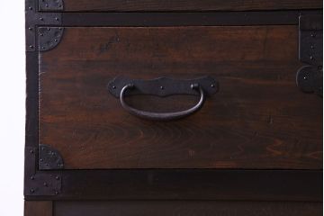 アンティーク家具　和製アンティーク　使いやすさアップ!脚付きチェスト(引き出し、時代箪笥、サイドボード)(1)