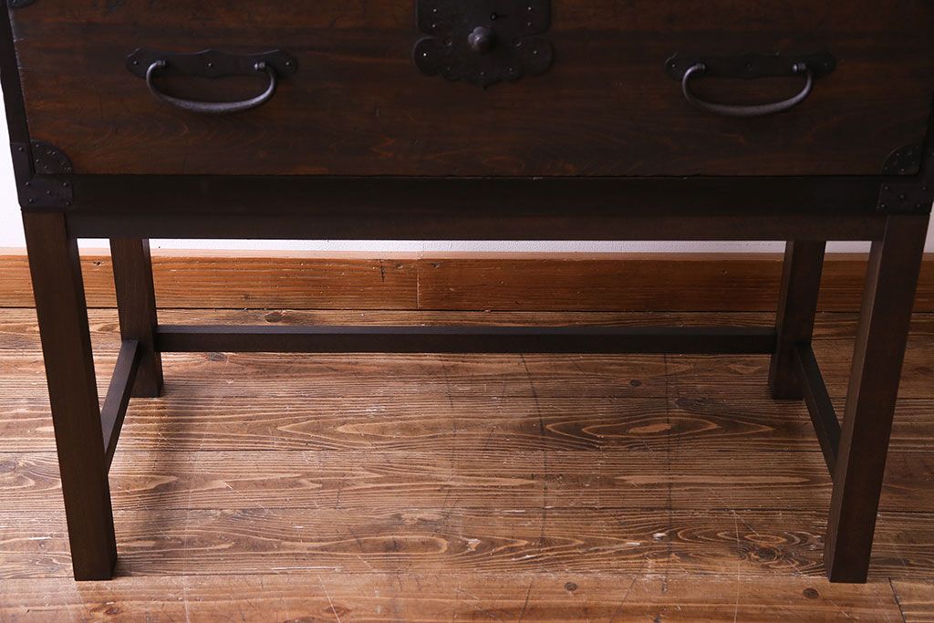 アンティーク家具　和製アンティーク　使いやすさアップ!脚付きチェスト(引き出し、時代箪笥、サイドボード)(1)