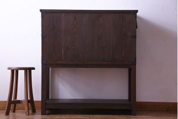 アンティーク家具　和製アンティーク　使いやすさアップ!脚付きチェスト(引き出し、時代箪笥、サイドボード)(1)