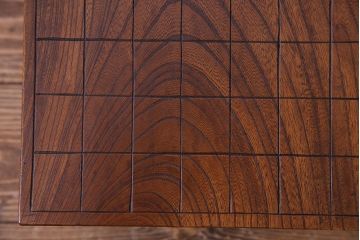 アンティーク雑貨　和製アンティーク　極厚!はっきりとした木目が印象的な総ケヤキ材の将棋盤(花台、飾り台)