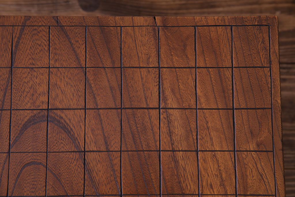 アンティーク雑貨　和製アンティーク　極厚!はっきりとした木目が印象的な総ケヤキ材の将棋盤(花台、飾り台)