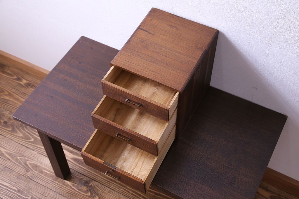 アンティーク家具　和製アンティーク　総桐材　卓上でも使える小引き出し(小物収納)