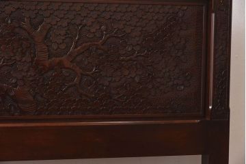 中古　伝統工芸　軽井沢彫り　豪華な桜の彫りが美しいベッドフレーム