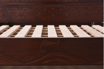 中古　伝統工芸　軽井沢彫り　豪華な桜の彫りが美しいベッドフレーム