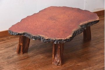 アンティーク家具　1960年頃　カリン材(花梨材)　鳥眼杢の天板と艶が美しい上質なセンターテーブル(座卓)