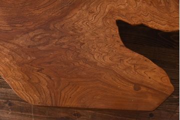 アンティーク家具　1970年頃　総ケヤキ材　天板の形が印象的なセンターテーブル(座卓)