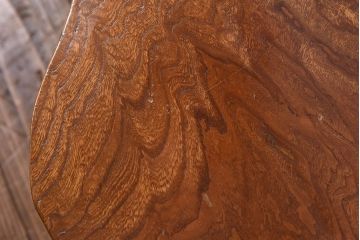 アンティーク家具　1970年頃　総ケヤキ材　天板の形が印象的なセンターテーブル(座卓)