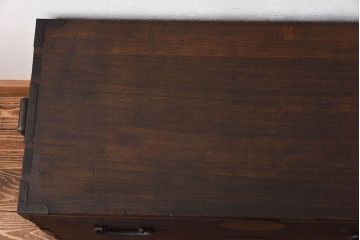 アンティーク家具　和製アンティーク　味わいのある木肌が魅力的な総桐材の時代箪笥ローボード(チェスト)