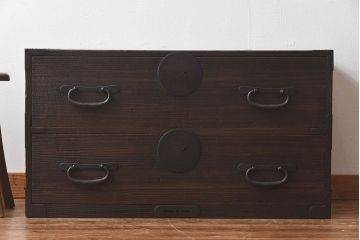 アンティーク家具　和製アンティーク　味わいのある木肌が魅力的な総桐材の時代箪笥ローボード(チェスト)