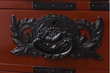中古　仙台箪笥　欅産業　KEB-60　朱色の漆が存在感を引き立てる猫脚チェスト(用箪笥・小箪笥)(定価54万円)