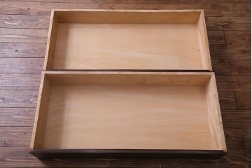 ヴィンテージ家具　ビンテージ　軽井沢彫り　桜の木が目を引くワードローブ(洋服タンス)