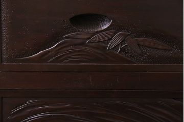 ヴィンテージ家具　ビンテージ　軽井沢彫り　桜の木が目を引くワードローブ(洋服タンス)