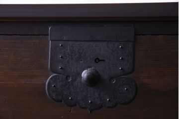 アンティーク家具　和製アンティーク　使いやすさアップ!脚付きチェスト(引き出し、時代箪笥、サイドボード)(2)