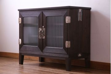 アンティーク家具　和モダン　ヒノキ材　モールガラス入り!　上品な趣きのローボード(テレビボード、リビングボード)