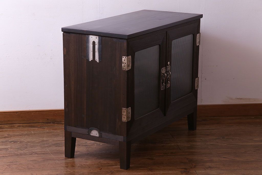 アンティーク家具　和モダン　ヒノキ材　モールガラス入り!　上品な趣きのローボード(テレビボード、リビングボード)