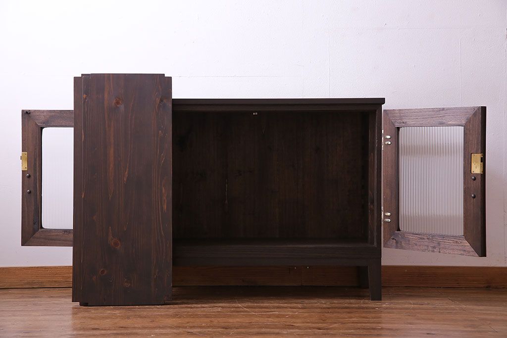 アンティーク家具　和モダン　ヒノキ材　モールガラス入り!　上品な趣きのローボード(テレビボード、リビングボード)
