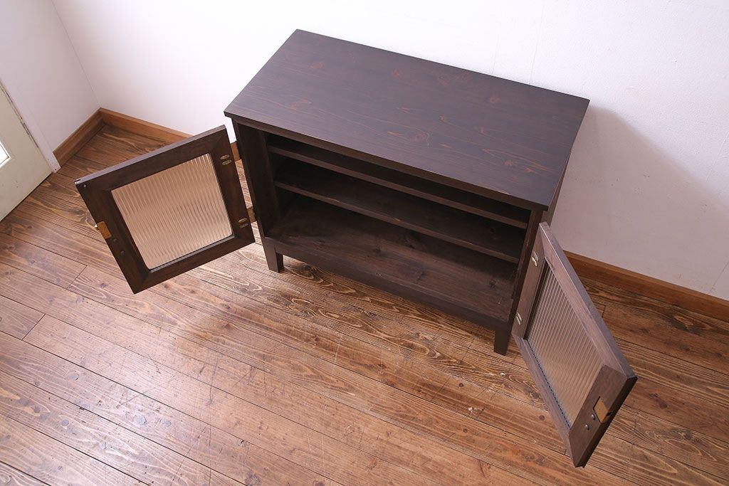 アンティーク家具　和モダン　ヒノキ材　モールガラス入り!　上品な趣きのローボード(テレビボード、リビングボード)