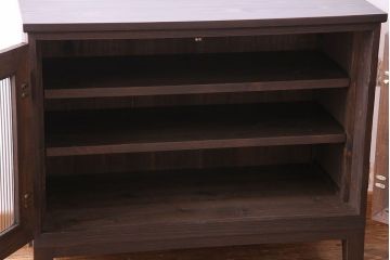 アンティーク家具　和モダン　ヒノキ材　モールガラス入り!　上品な趣きのローボード(テレビボード、リビングボード)