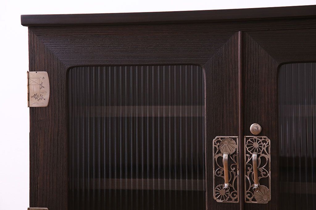 アンティーク家具　和モダン　ヒノキ材　モールガラス入り!　上品な趣きのローボード(テレビボード、リビングボード)