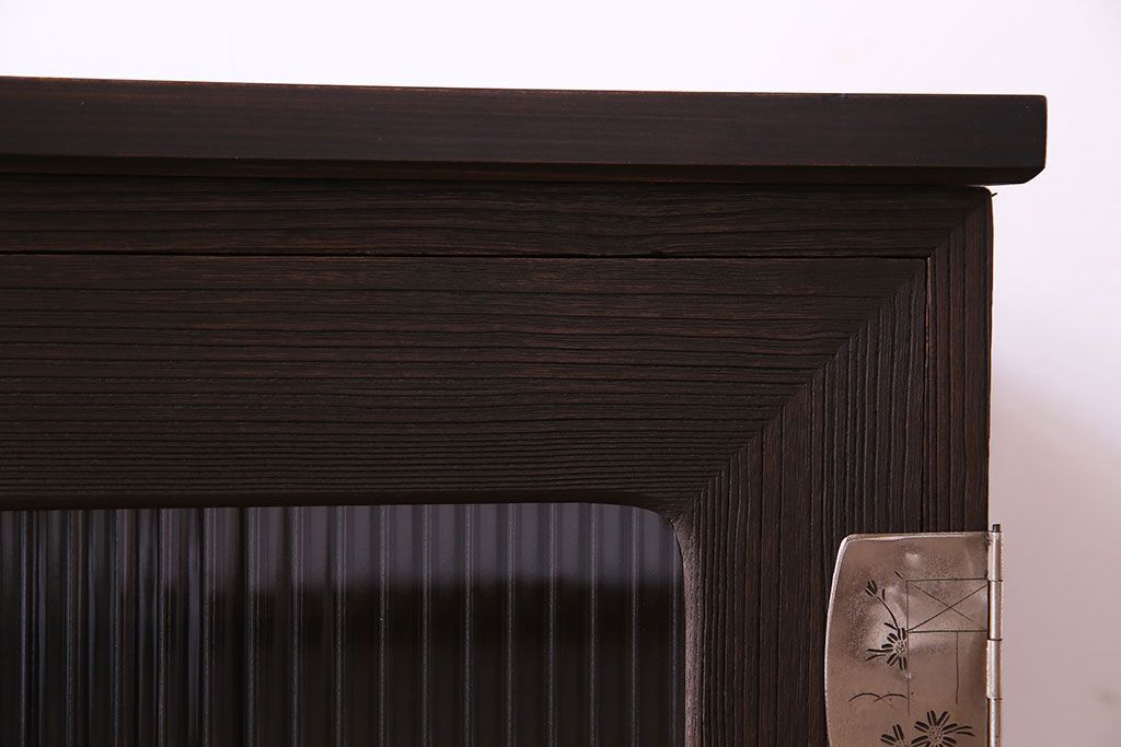 アンティーク家具　和モダン　ヒノキ材　モールガラス入り!　上品な趣きのローボード(テレビボード、リビングボード)