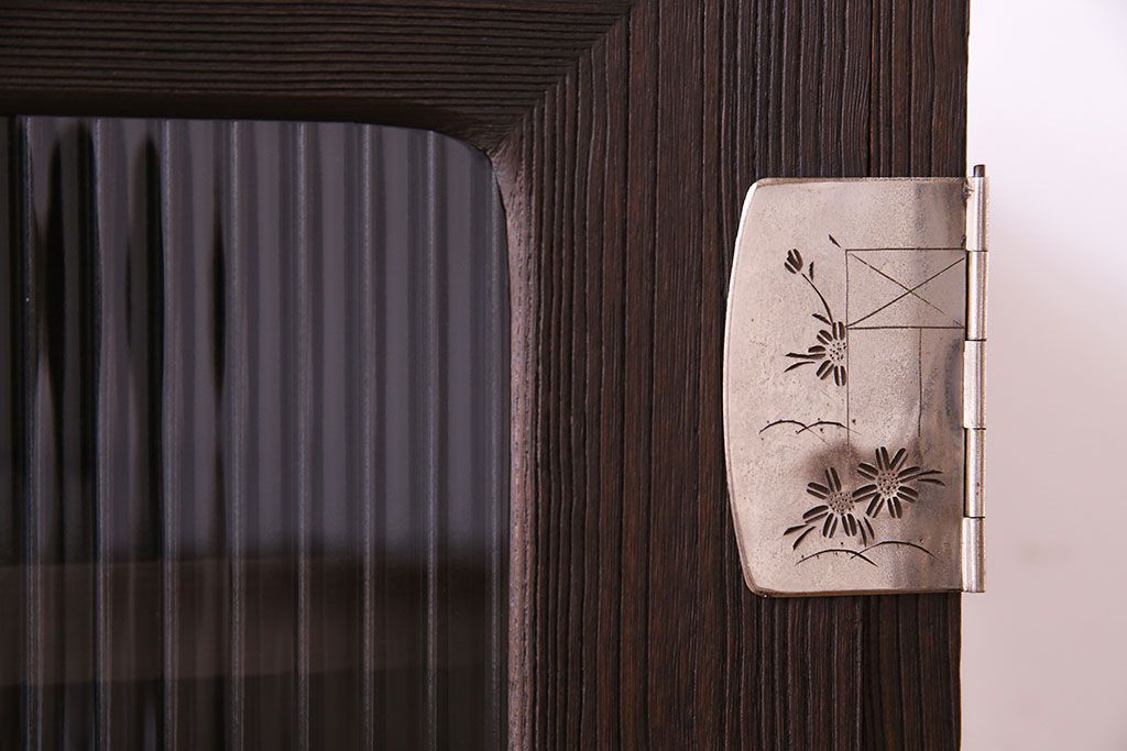 アンティーク家具　和モダン　ヒノキ材　モールガラス入り!　上品な趣きのローボード(テレビボード、リビングボード)