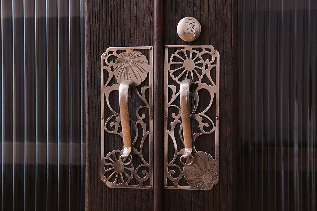 アンティーク家具　和モダン　ヒノキ材　モールガラス入り!　上品な趣きのローボード(テレビボード、リビングボード)