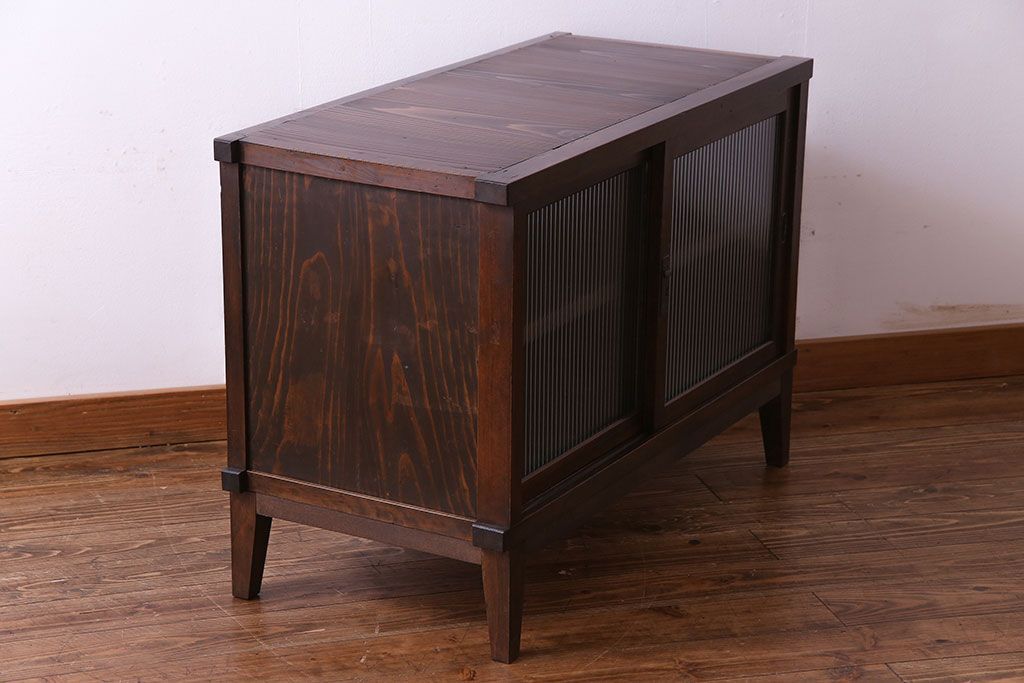 レトロ家具　和製アンティーク　人気のモールガラス!　レトロな脚付きローボード(ローチェスト、テレビボード)