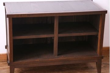 レトロ家具　和製アンティーク　人気のモールガラス!　レトロな脚付きローボード(ローチェスト、テレビボード)