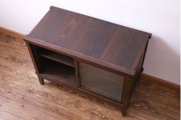 レトロ家具　和製アンティーク　人気のモールガラス!　レトロな脚付きローボード(ローチェスト、テレビボード)
