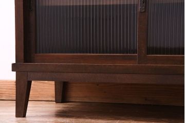 レトロ家具　和製アンティーク　人気のモールガラス!　レトロな脚付きローボード(ローチェスト、テレビボード)