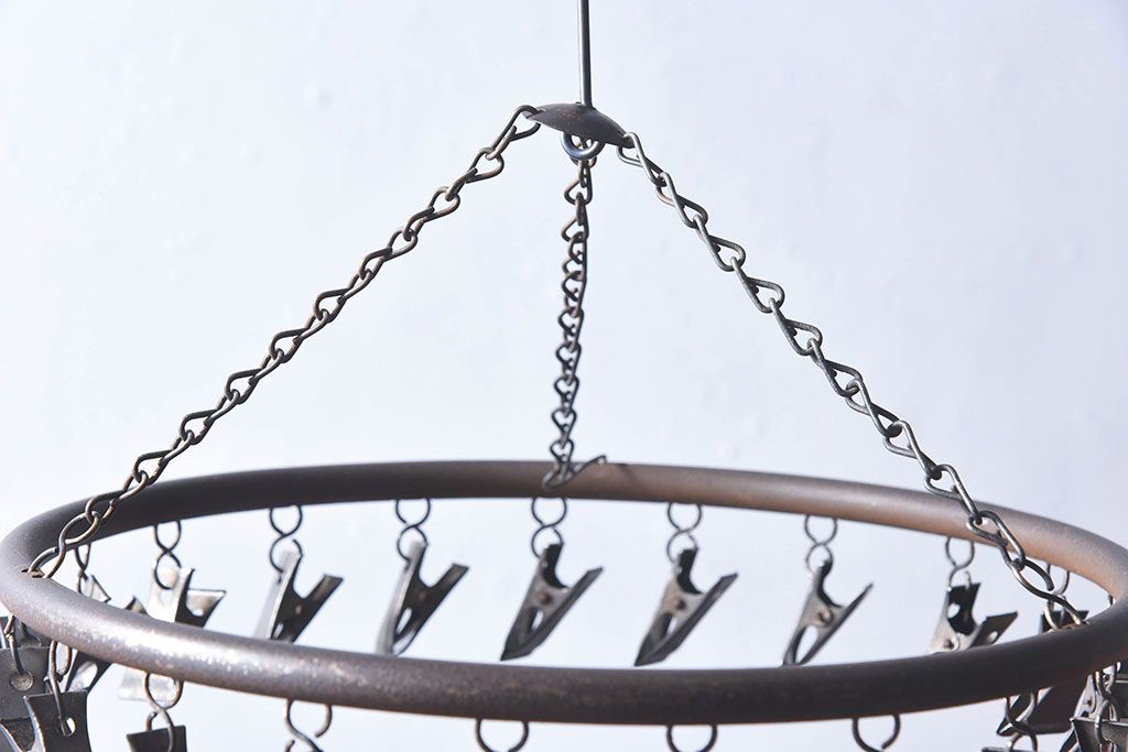 アンティーク雑貨　昭和レトロ　錆びた質感が味わい深いハンガーピンチ(洗濯ハンガー、物干し)