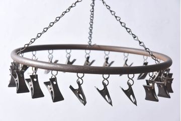 アンティーク雑貨　昭和レトロ　錆びた質感が味わい深いハンガーピンチ(洗濯ハンガー、物干し)