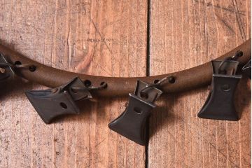 アンティーク雑貨　昭和レトロ　錆びた質感が味わい深いハンガーピンチ(洗濯ハンガー、物干し)