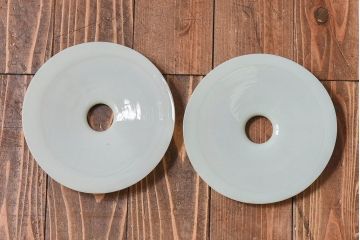 昭和レトロ　昔懐かしい魅力のある平笠シェード(天井照明、ペンダントライト)2個セット