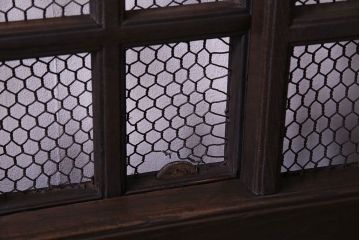 【商談品】和製アンティーク　細めのデザインが上品な明治期の古いくぐり戸(蔵戸、格子戸、玄関戸)