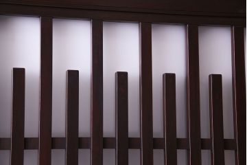 和製アンティーク　特大!　すりガラスの入った古い格子戸(蔵戸)