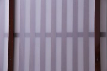 和製アンティーク　特大!　すりガラスの入った古い格子戸(蔵戸)