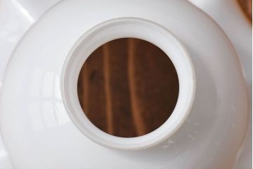 ビンテージ　黄縁フリルのかわいらしいシェード(天井照明、吊り下げ照明)