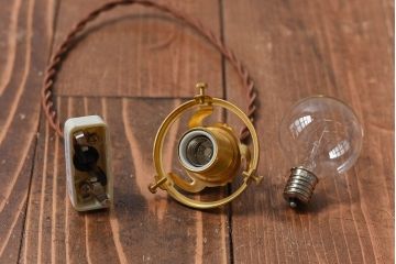 大正昭和初期　可愛らしい青縁フリルのアンティークシェード(天井照明、吊り下げ照明)